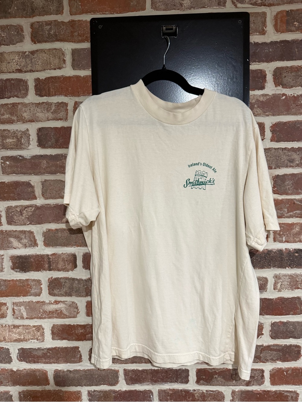 Abercrombie & Fitch Cream Short-Sleeve Tee “smithwicks”
